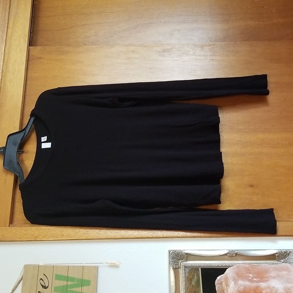 Lightweight black tee sz XL